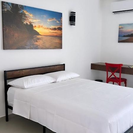 רינקון Red Flamboyan Guesthouse And Restaurant מראה חיצוני תמונה