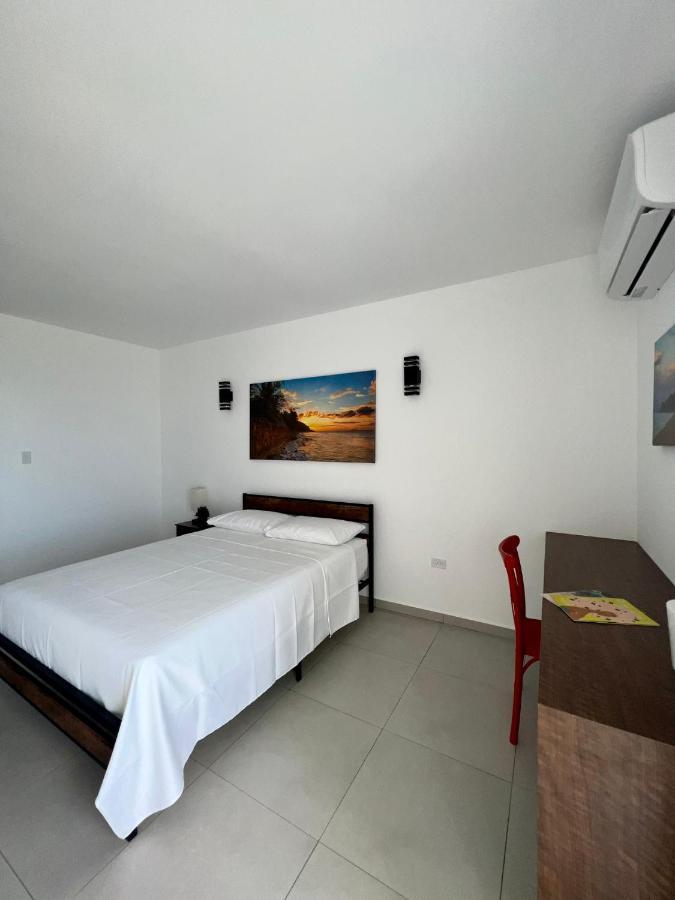 רינקון Red Flamboyan Guesthouse And Restaurant מראה חיצוני תמונה