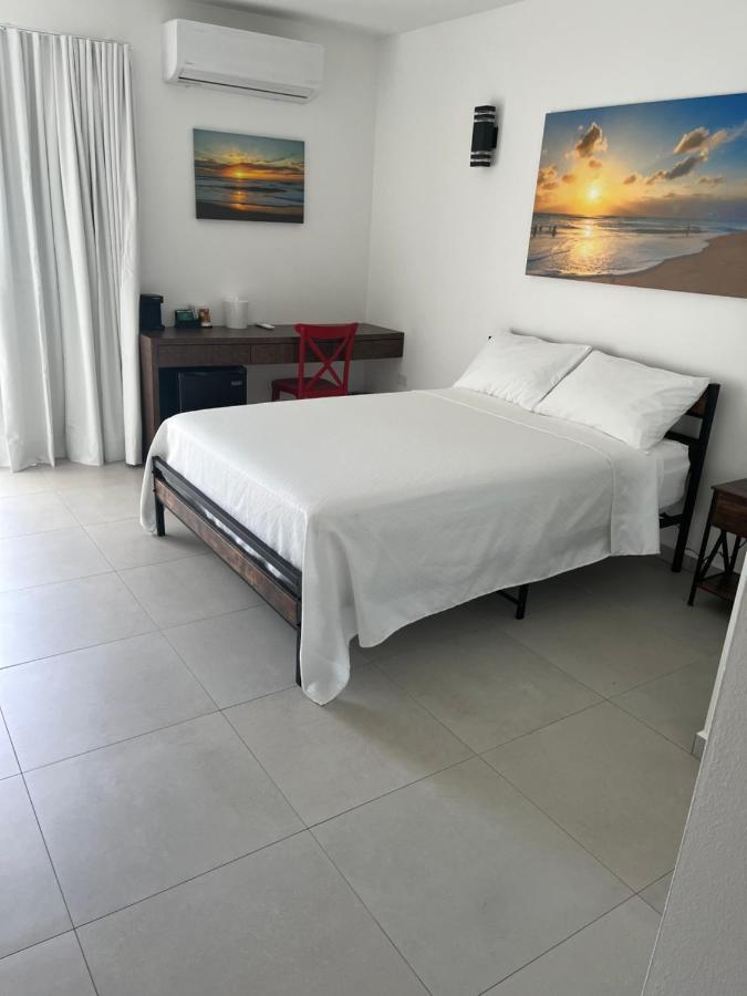 רינקון Red Flamboyan Guesthouse And Restaurant מראה חיצוני תמונה