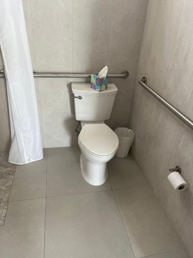 רינקון Red Flamboyan Guesthouse And Restaurant מראה חיצוני תמונה